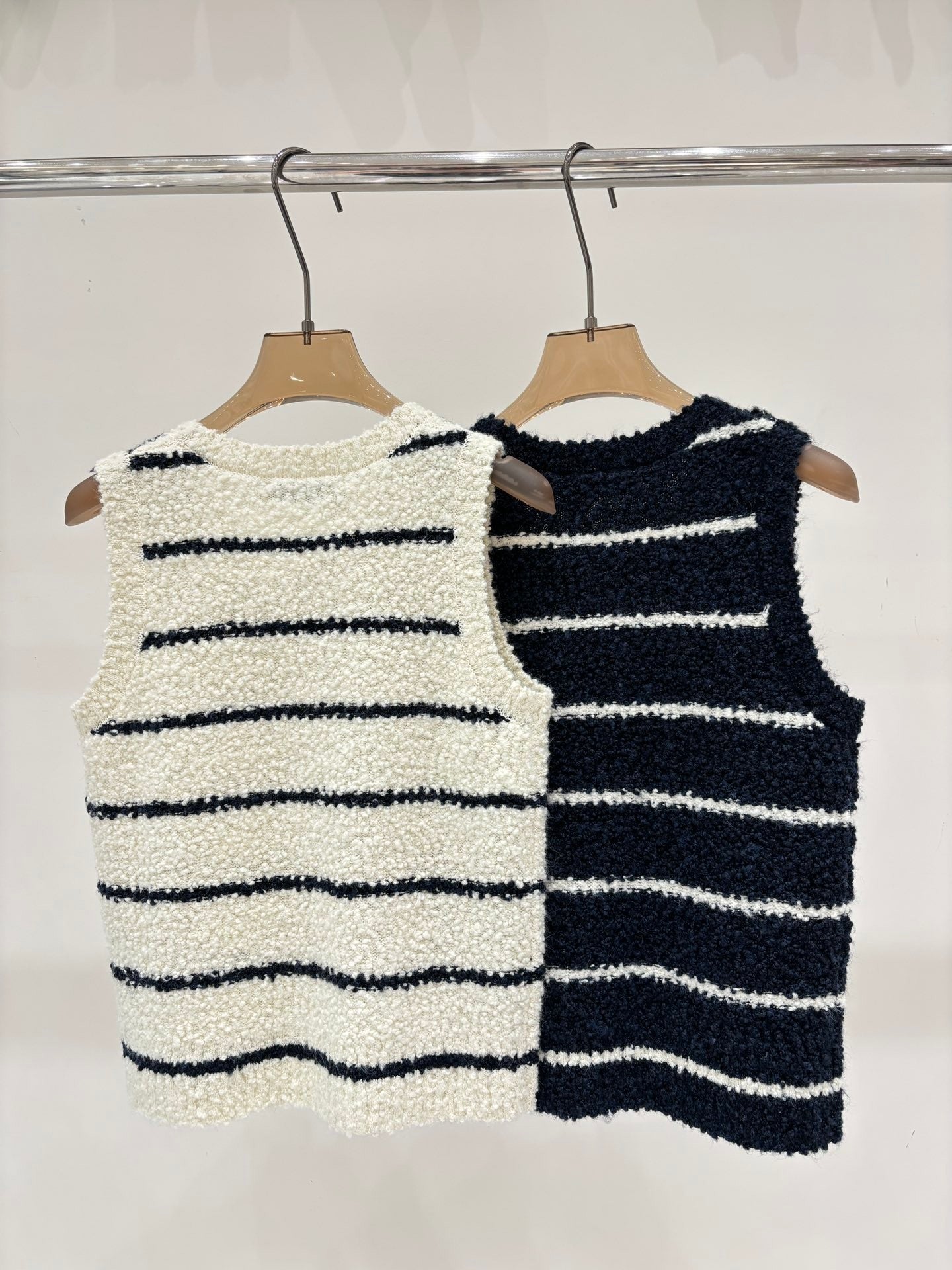 25 Early Autumn New Round Neck Soft and Comfortable Casual Vest