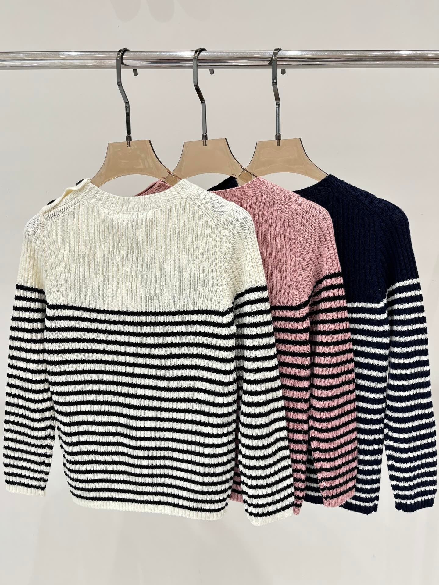 25 Early Autumn Five-Pointed Star Embroidered Knitted Long-Sleeved Top