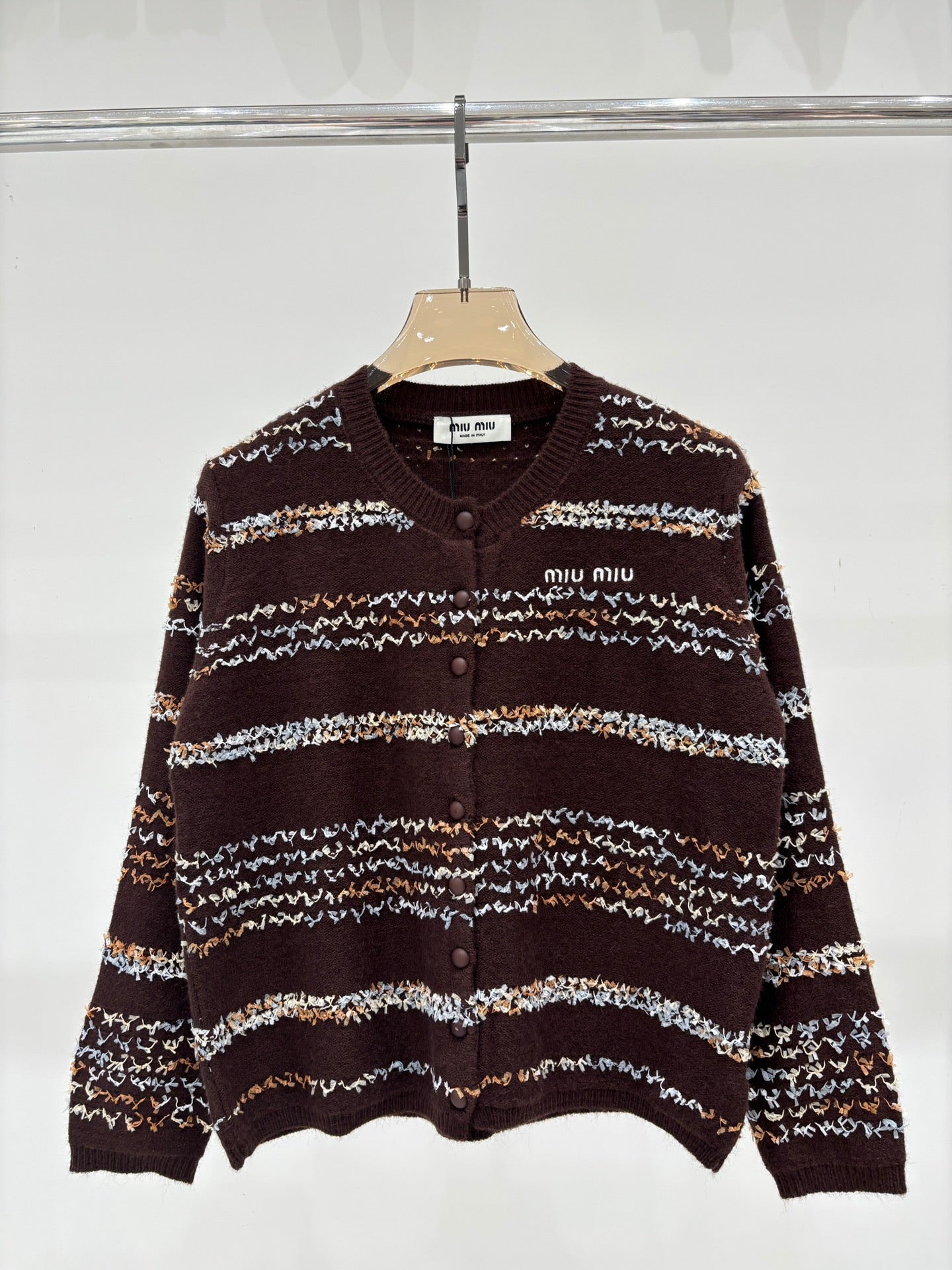 New round neck contrast stripe word logo embroidered knitted cardigan