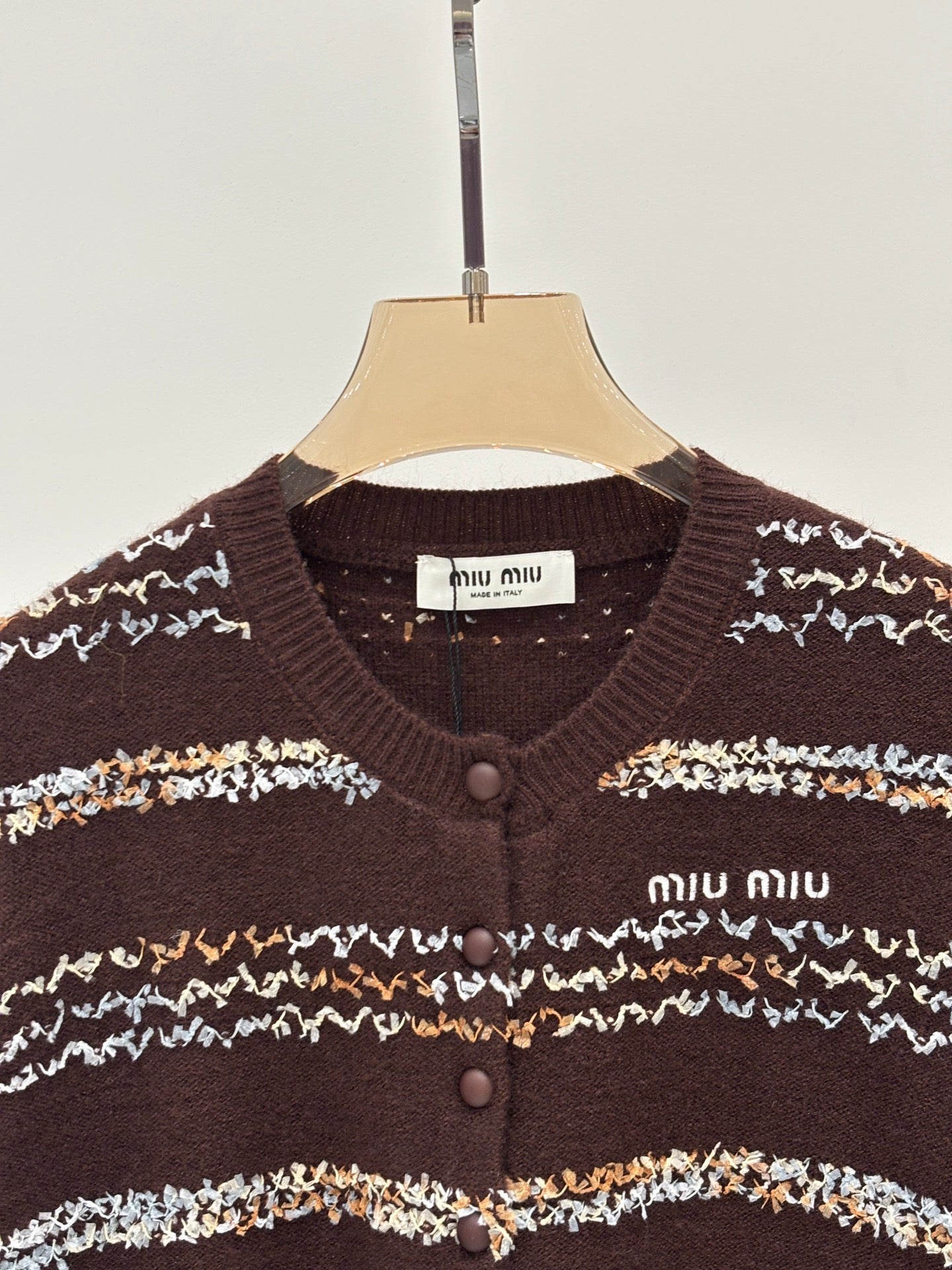 New round neck contrast stripe word logo embroidered knitted cardigan