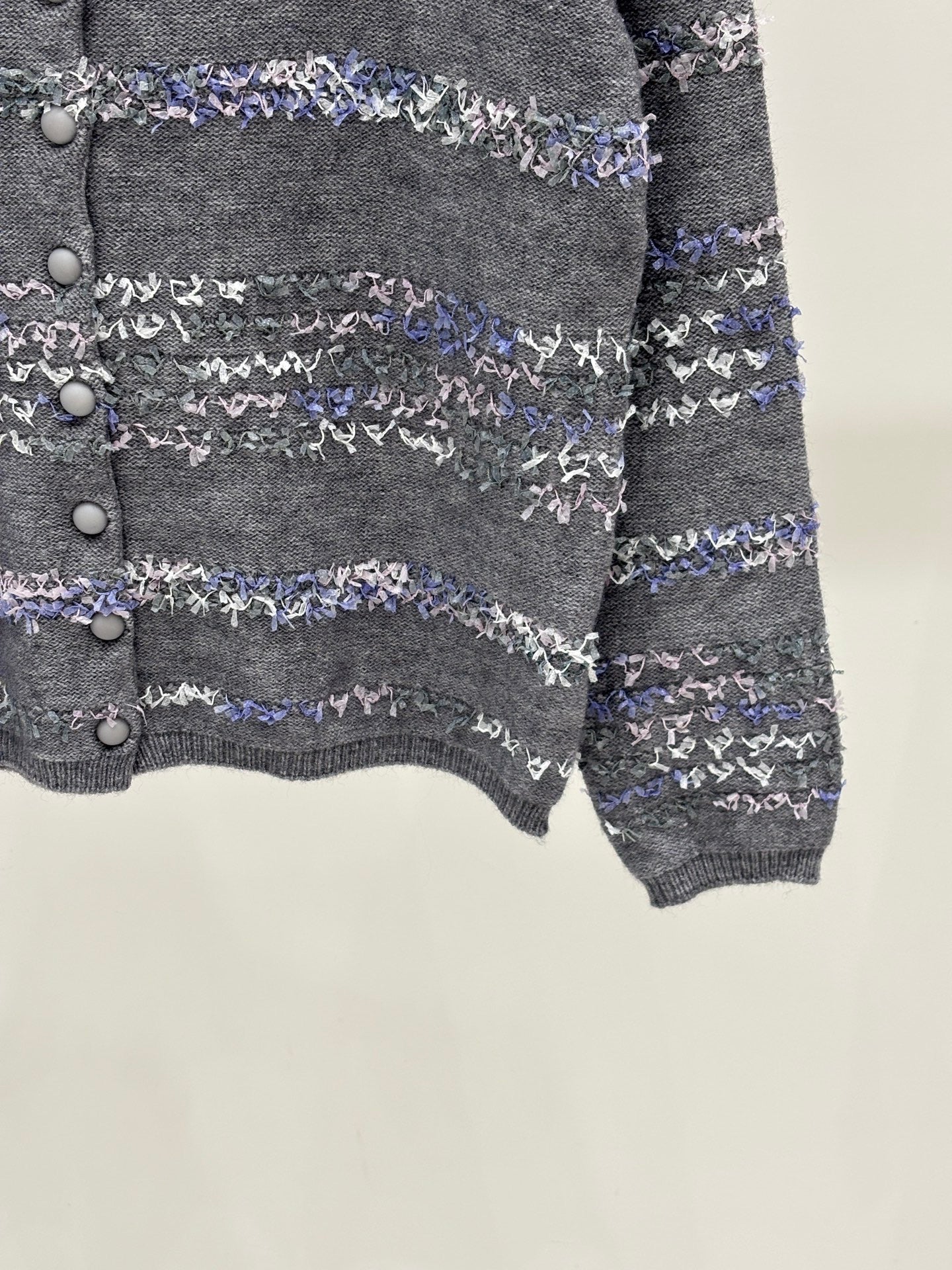 New round neck contrast stripe word logo embroidered knitted cardigan