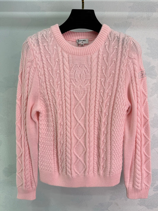 Knitted crew neck pullover