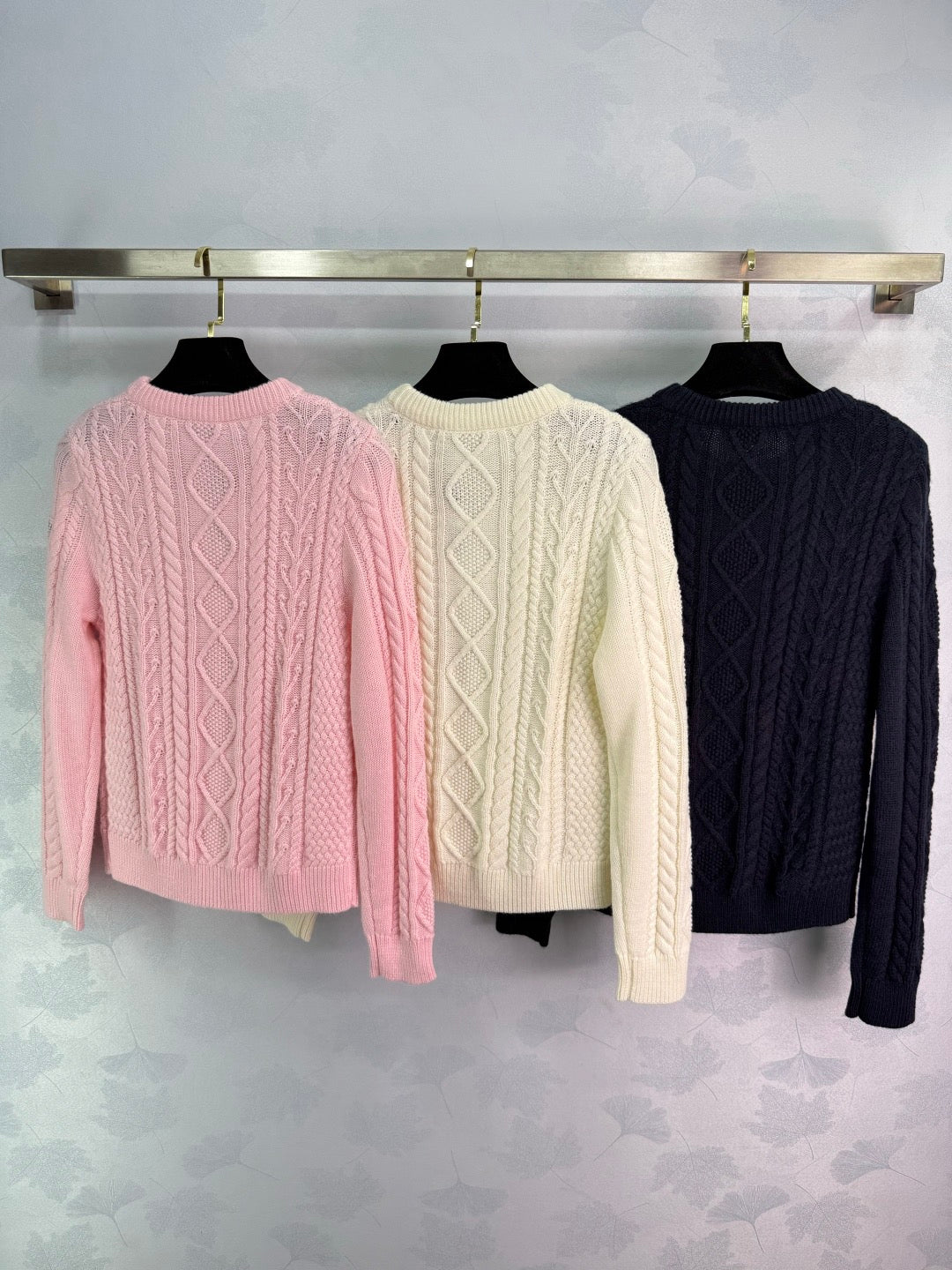 Knitted crew neck pullover