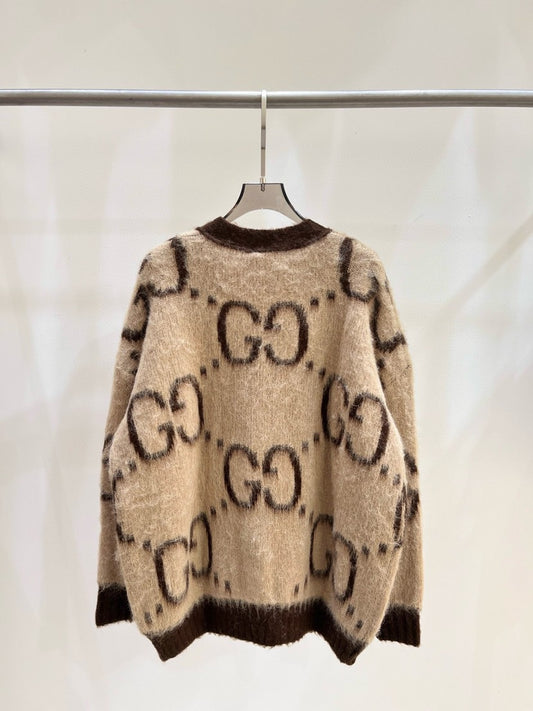 Neue Mohair-Strickjacke