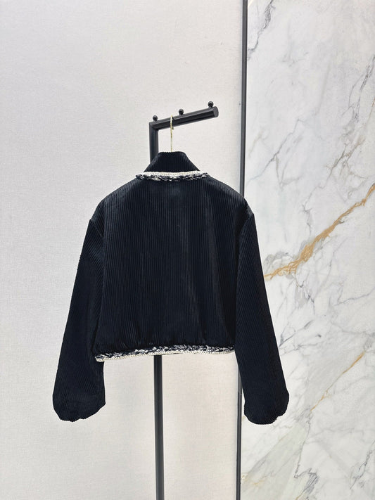 The latest corduroy jacket from 25FW, luxurious yet elegant.