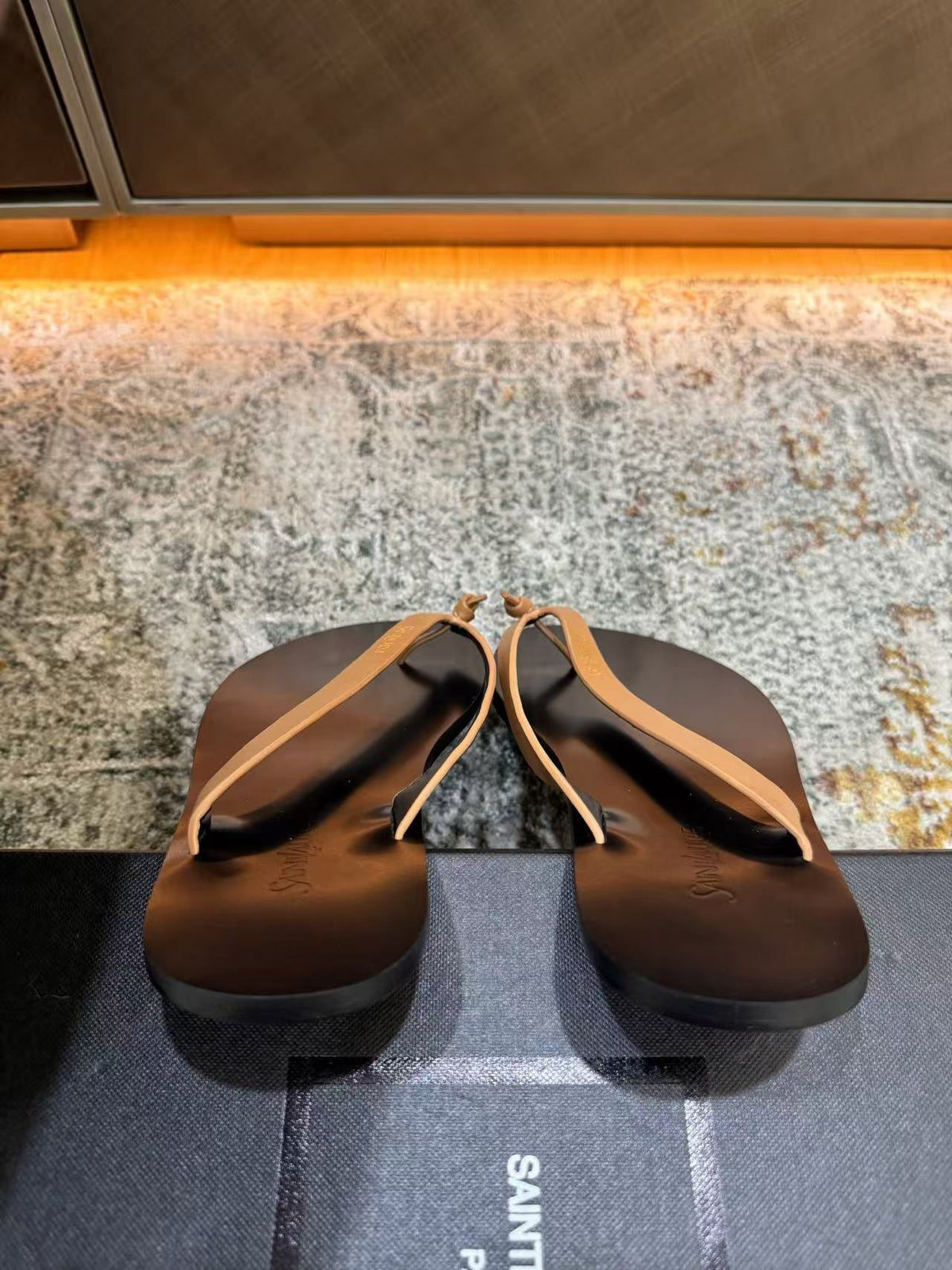 26FW New Casual Leather Flip-Flops
