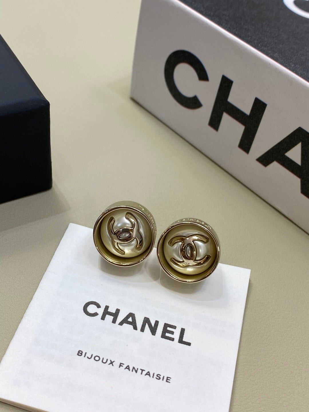 25FW NEW High-End Versatile Earrings