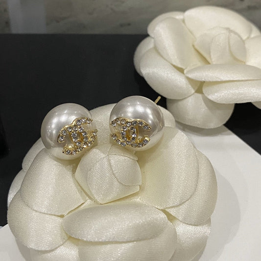 25FW NEW Snowflake Crystal Pearl Stud Earrings