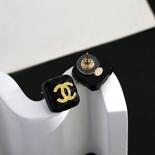 25FW NEW Square-shaped Stud Earrings