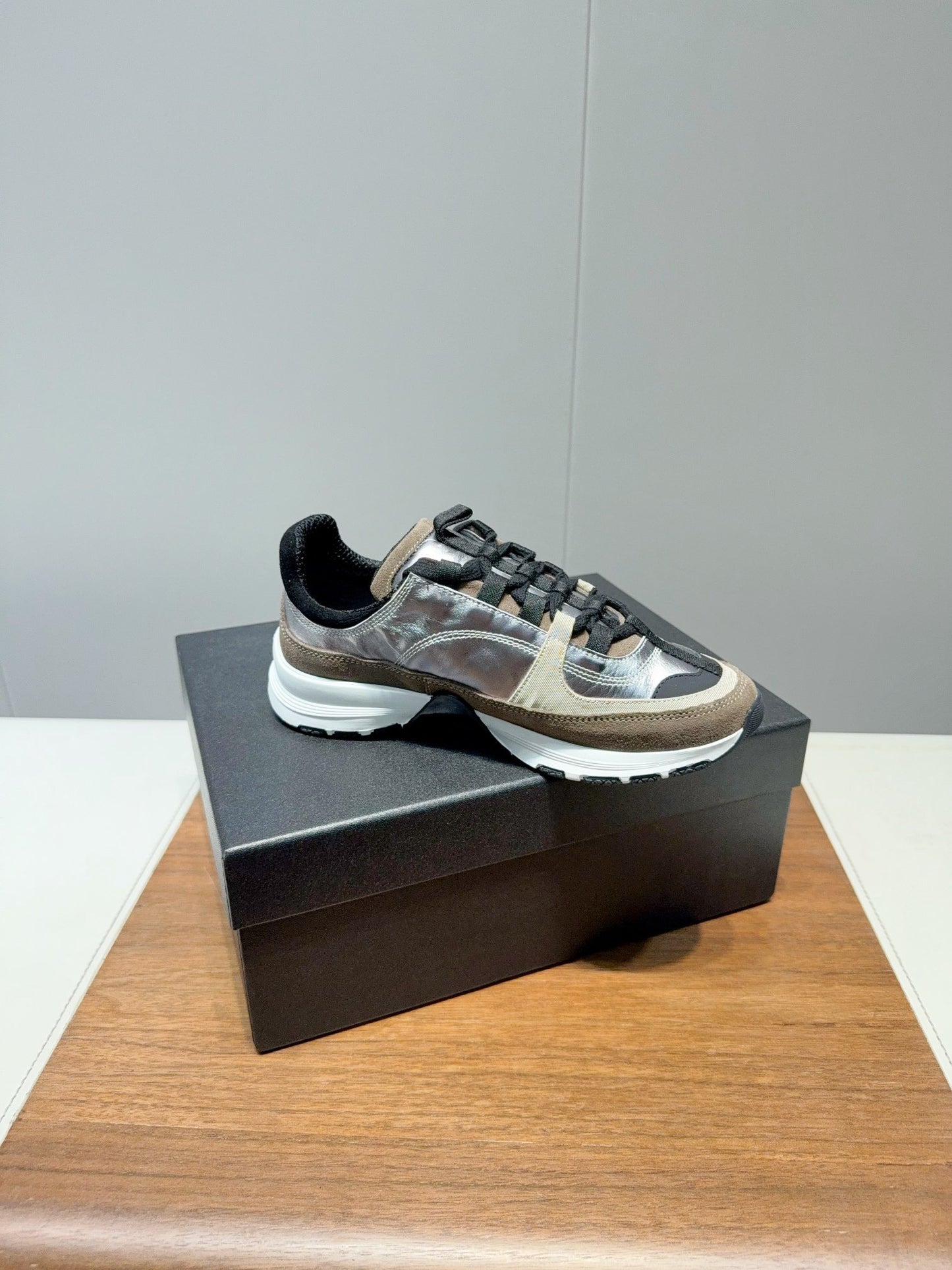 25 customized frosted cowhide platform shoes