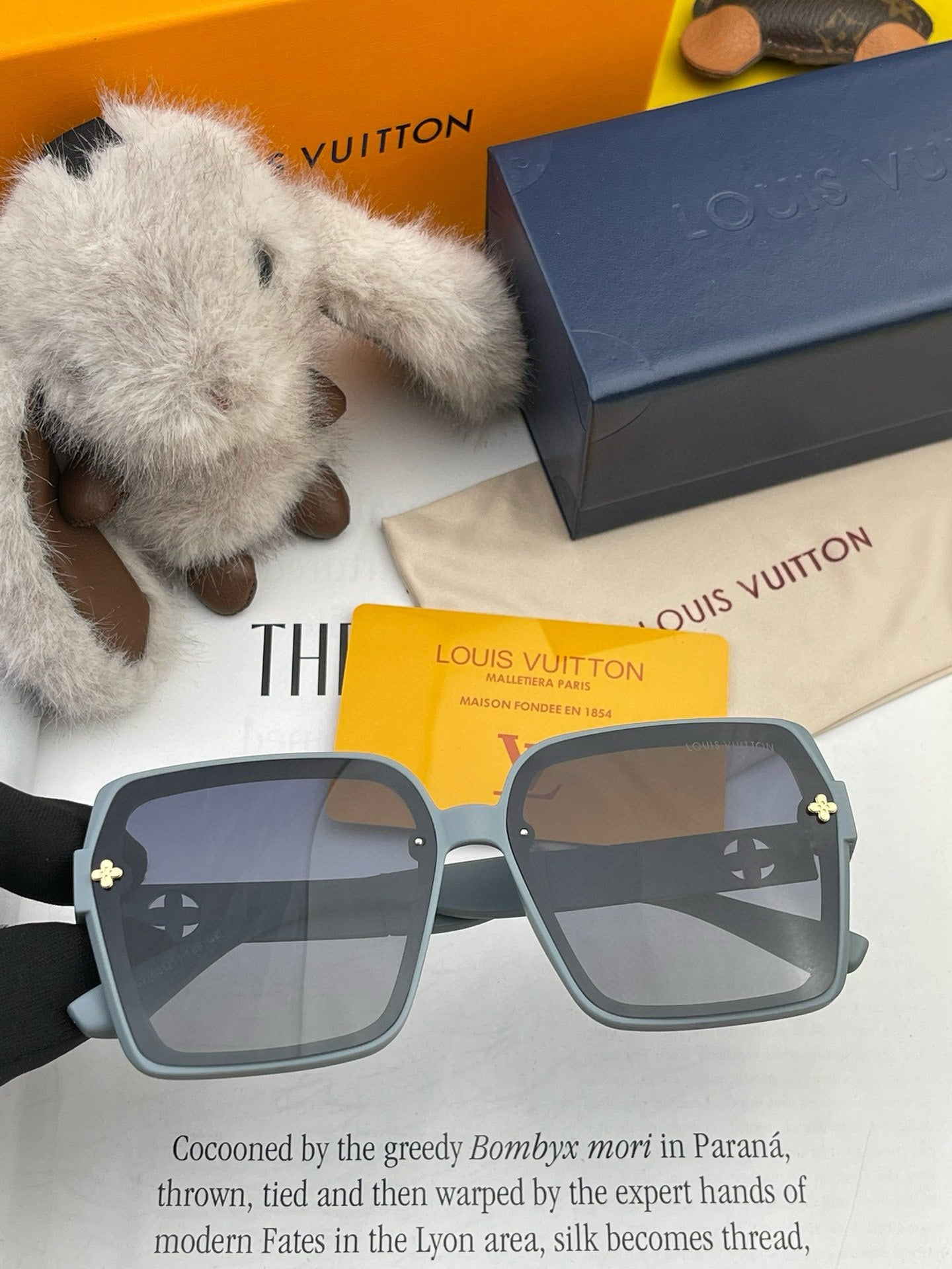 New high quality sunglasses Polarized Lenses