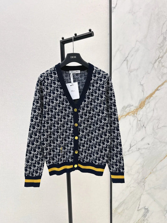 🔥HOT🔥 25FW latest V-neck jacquard knitted cardigan