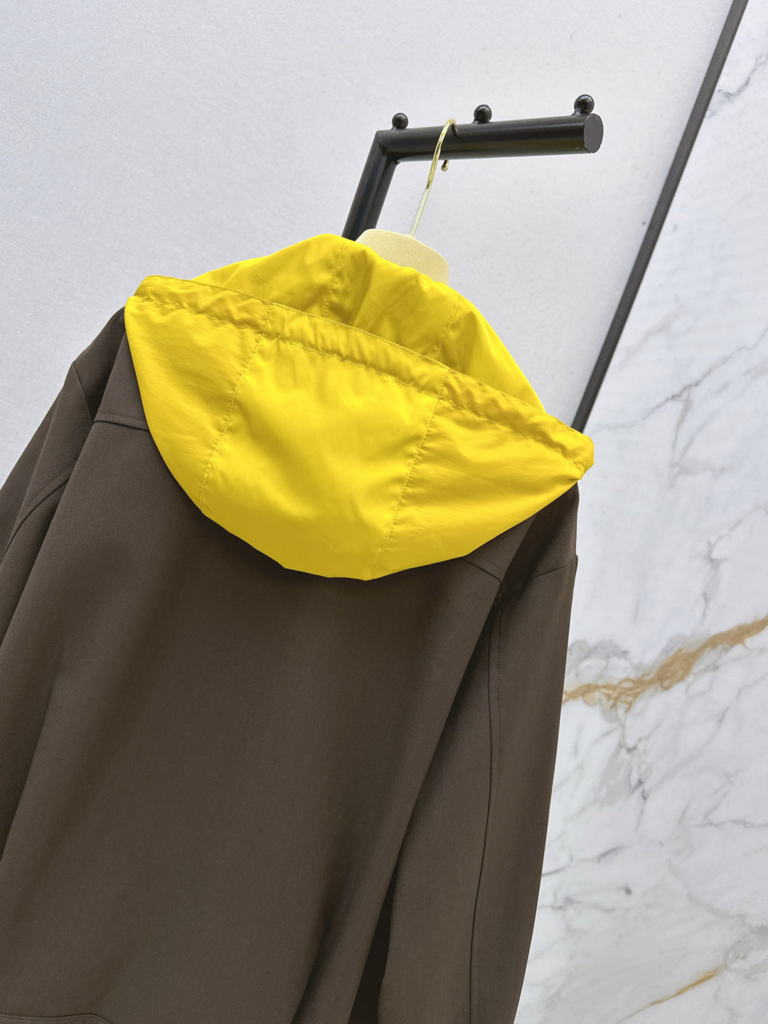 25FW latest contrast color hooded jacket