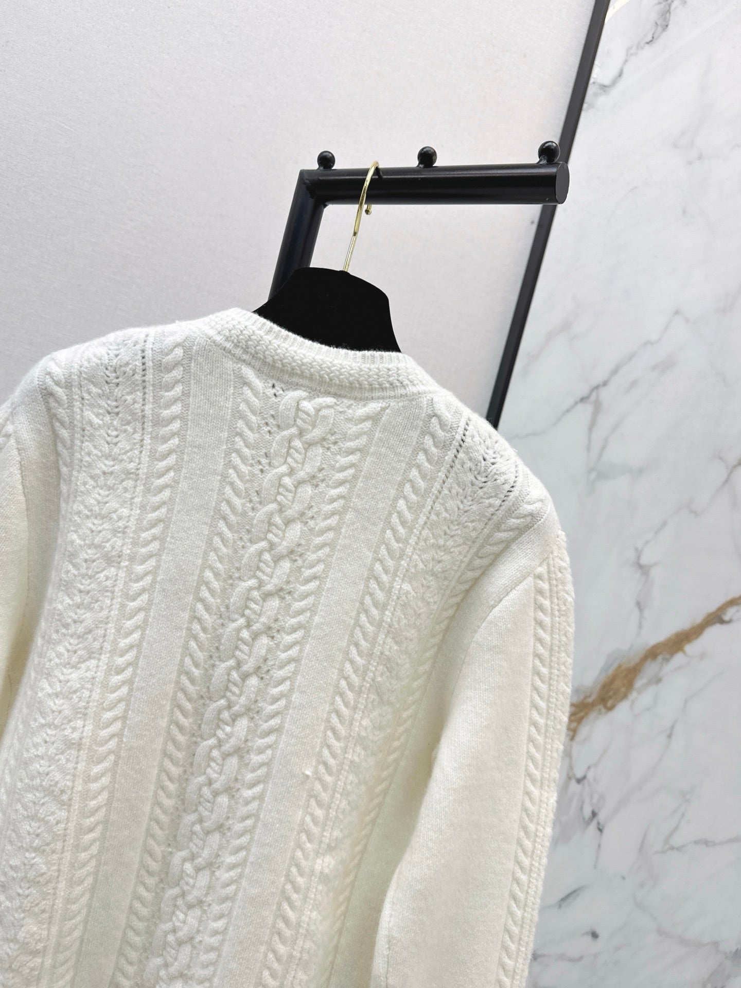 25FW cashmere sweater