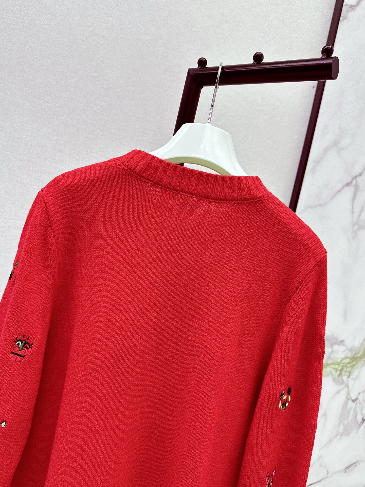 25FW embroidery sweater