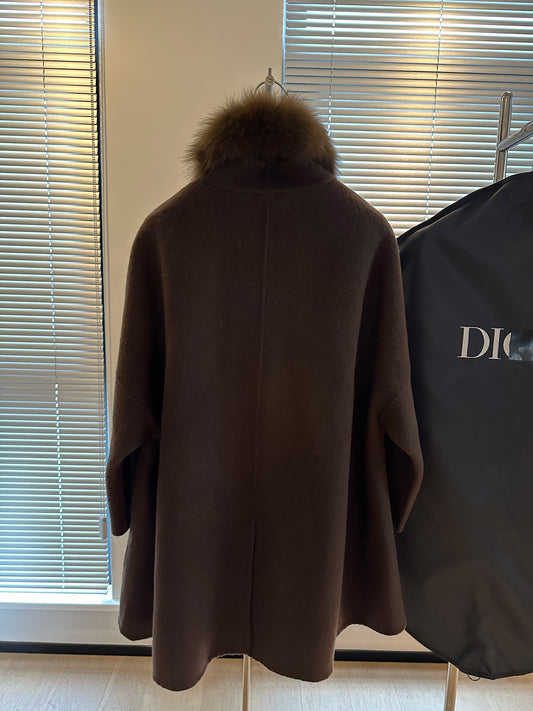 25FW NEW double-sided wool cape paired with Finnish snow fox scarf and cashmere coat