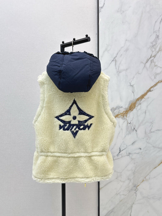 25FW fleece hooded vest