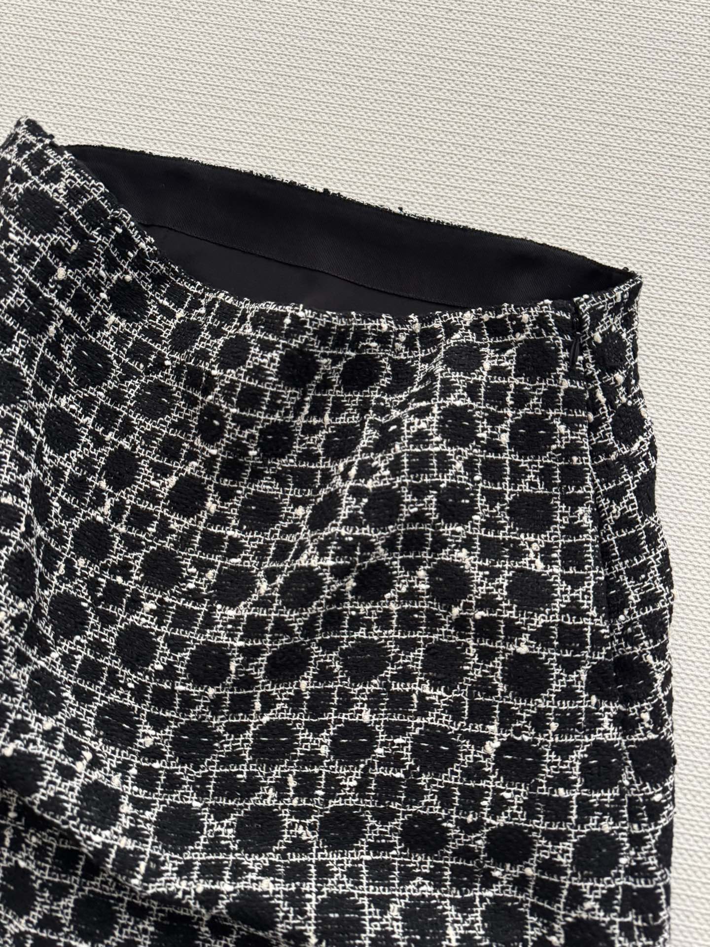 26SS NEW tweed skirt