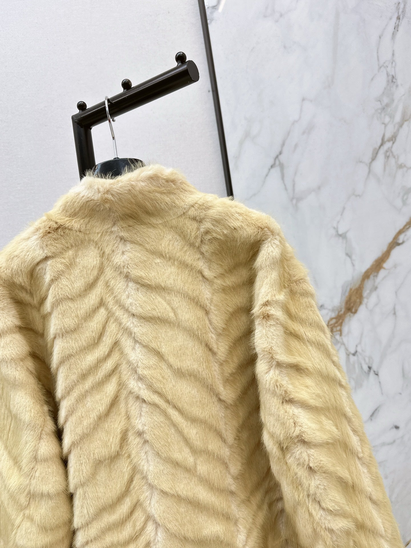 26SS NEUE umweltfreundliche Pelzjacke