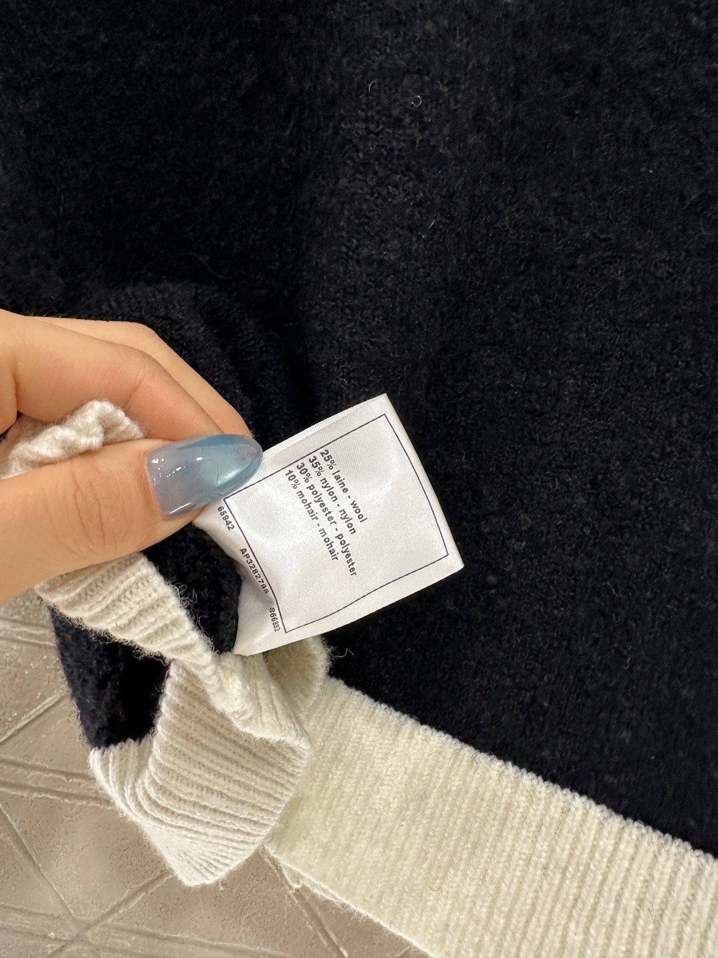 26SS NEW black and white contrast pocket knitted cardigan