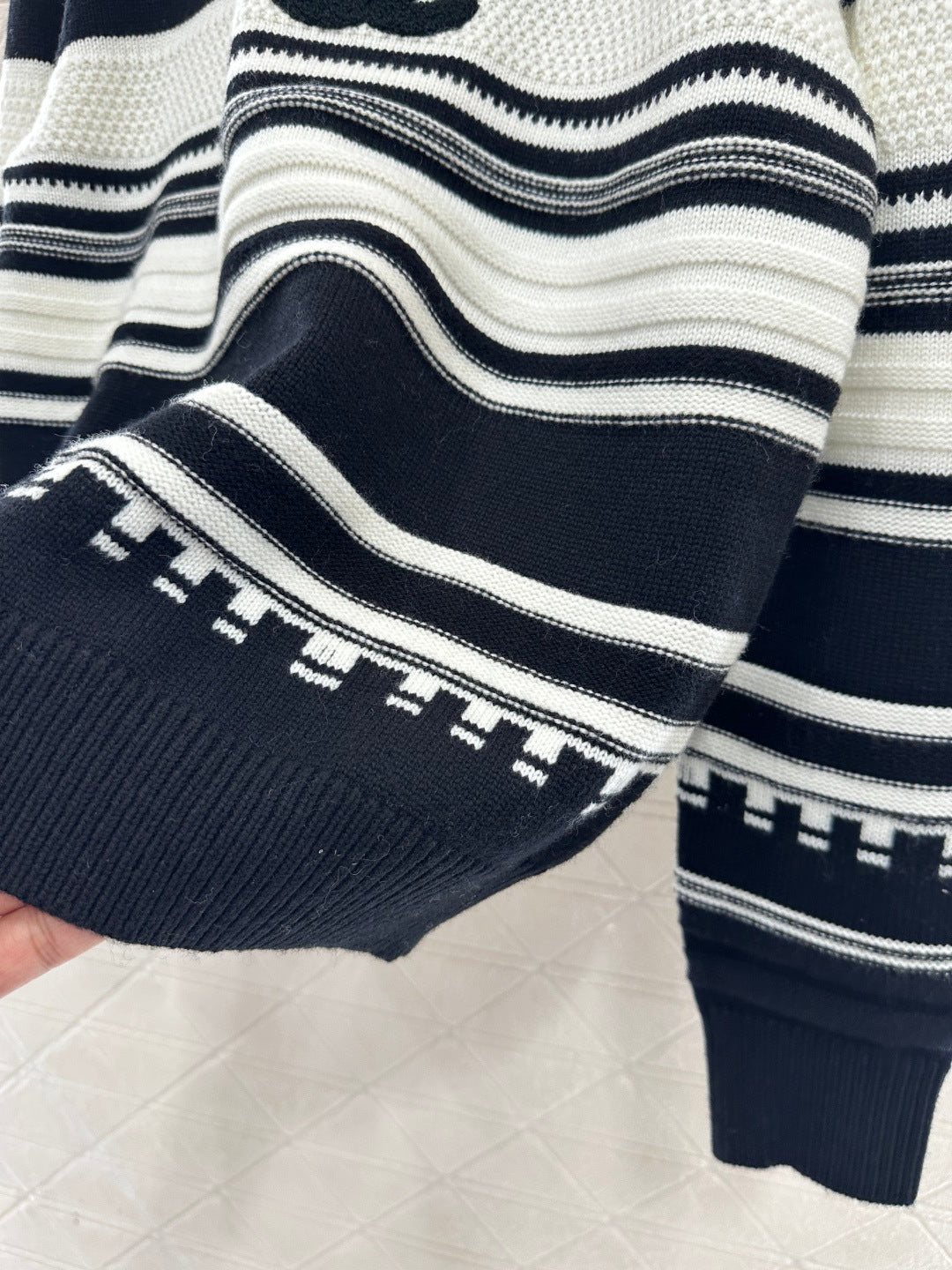 26SS NEW stripe knit sweater