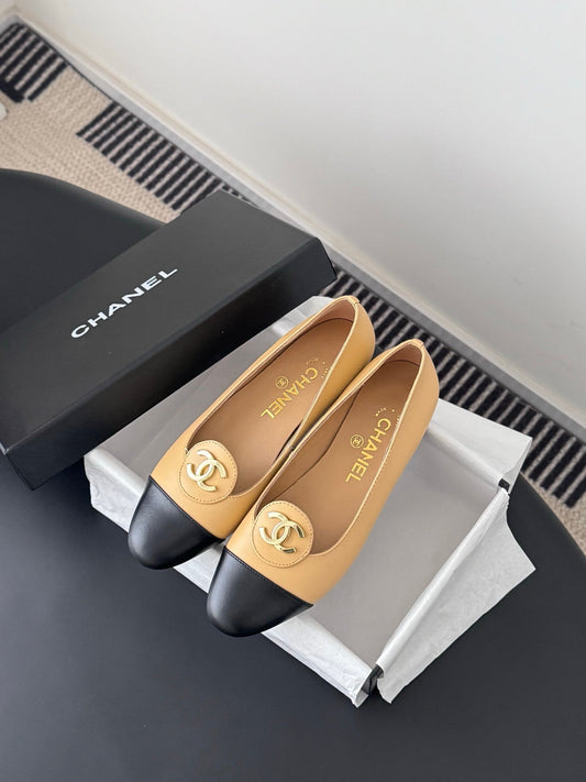 26SS NEW vintage flats