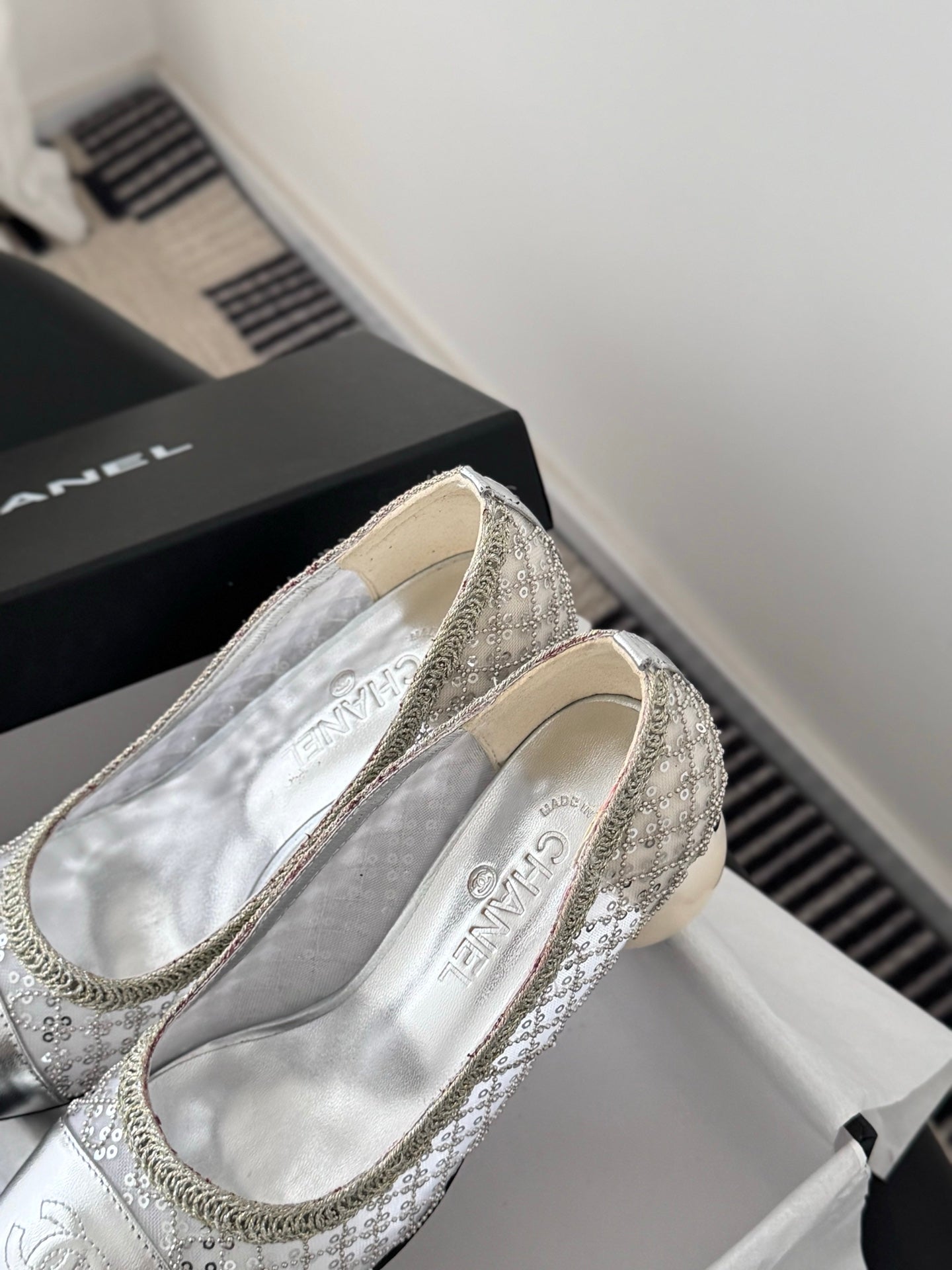 26SS NEU Perlen-Mary-Jane-Schuh mit Blockabsatz (Höhe: 7 cm)