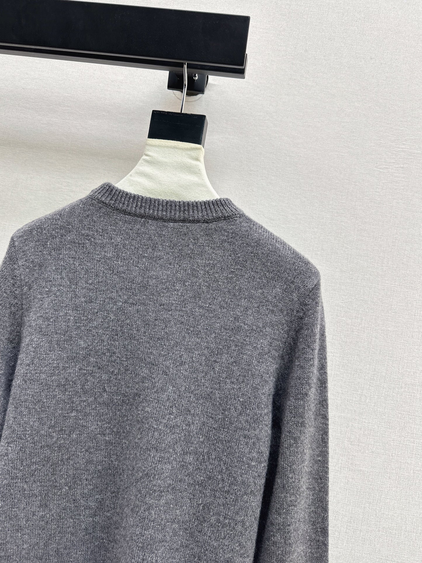 26SS NEUER Wollcardigan