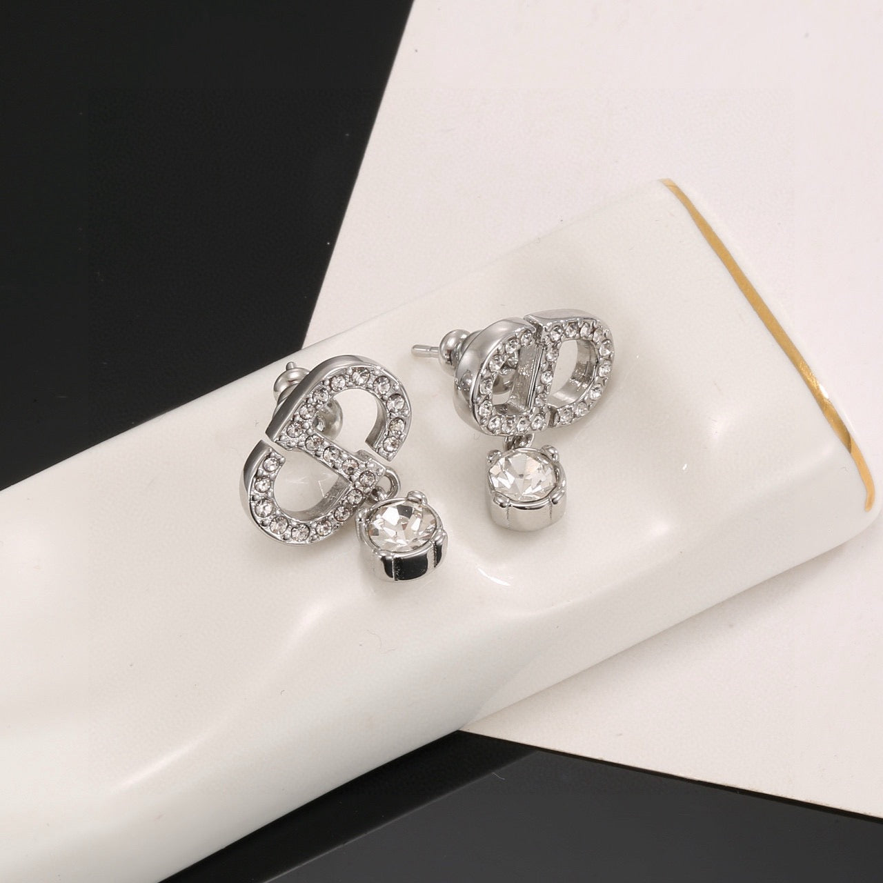 26SS NEW Vintage Earrings