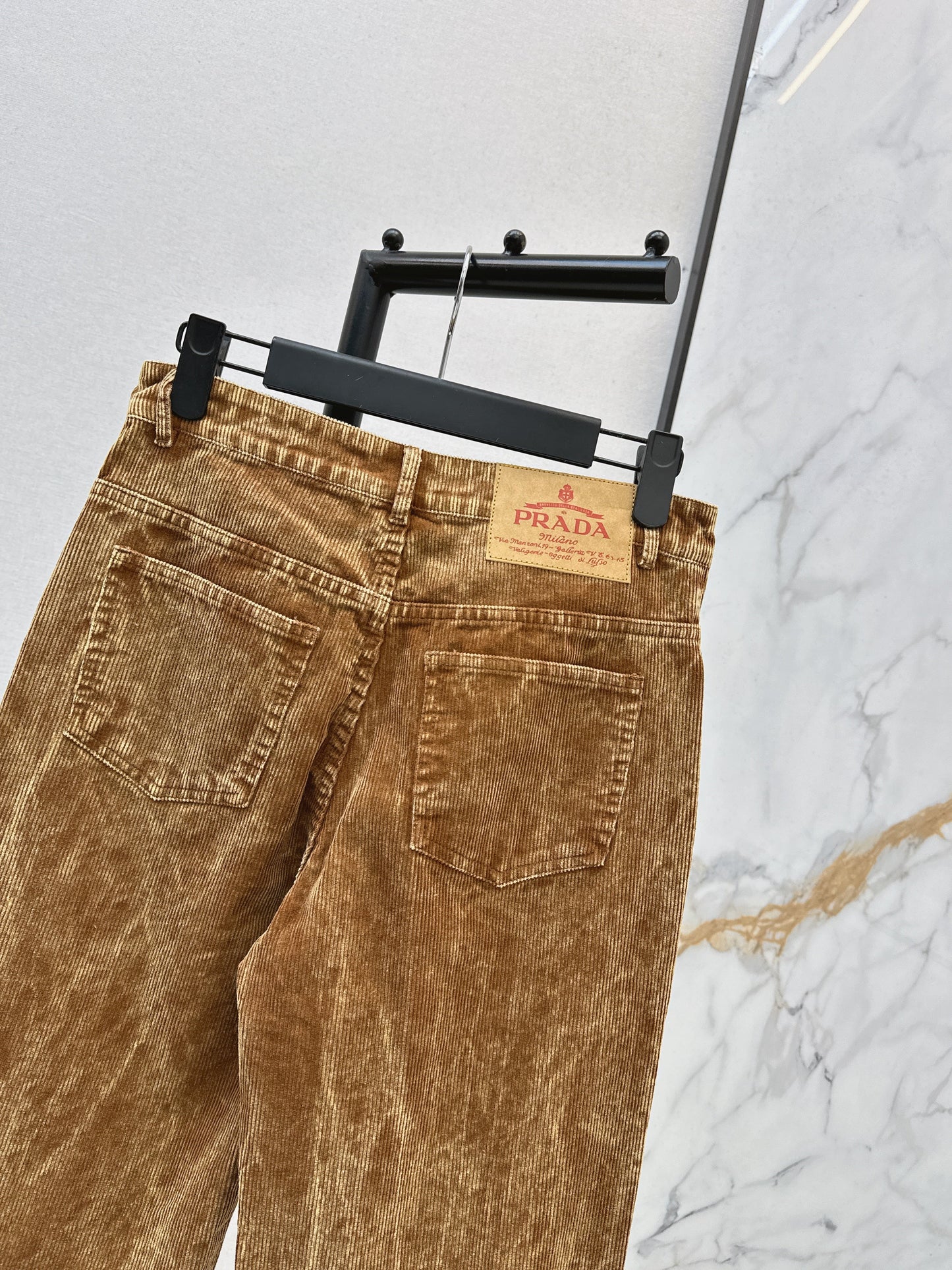 26SS NEUE Cord-Schlaghose
