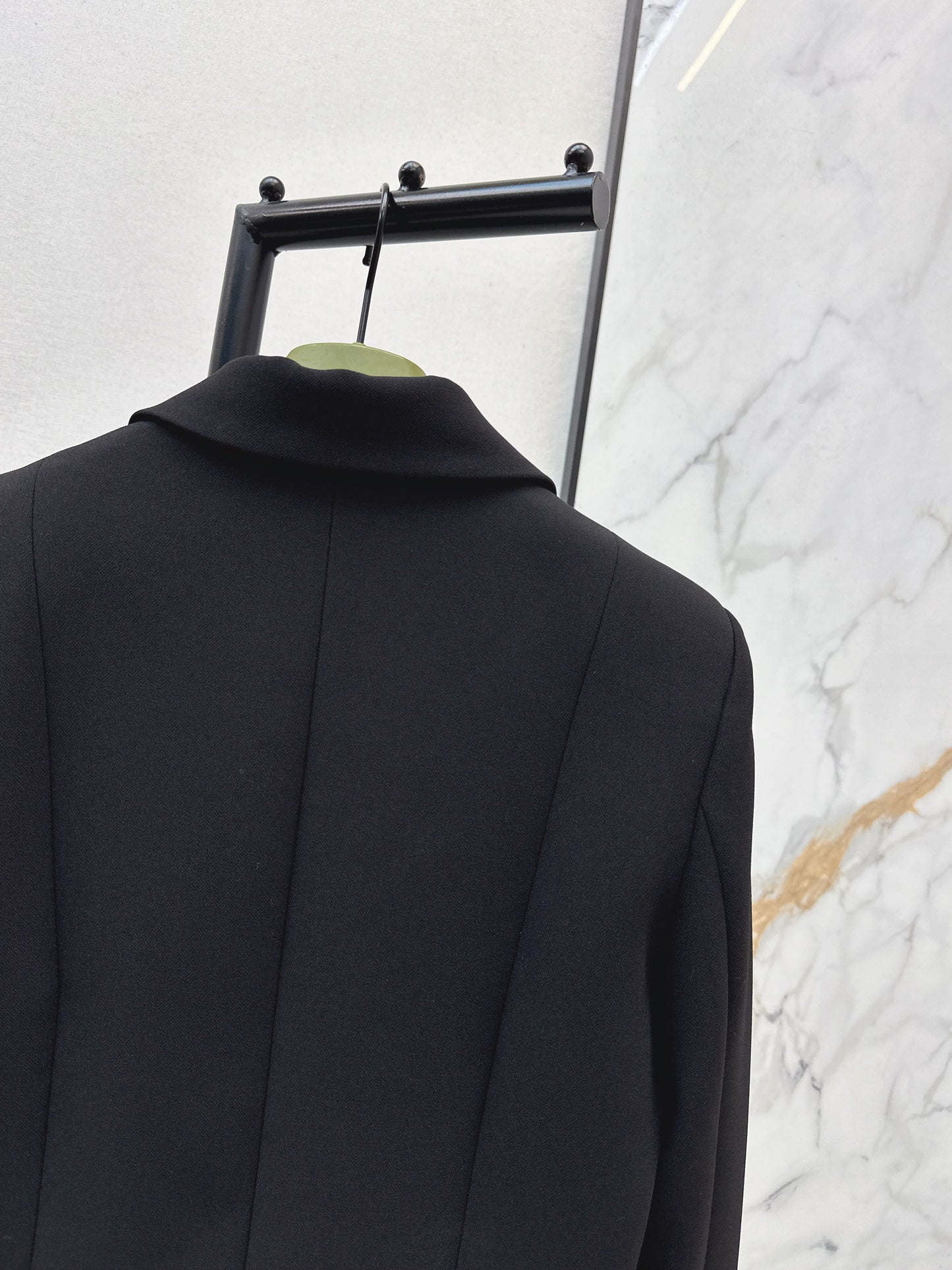 26SS NEUE verkürzte Jacke mit Kragen