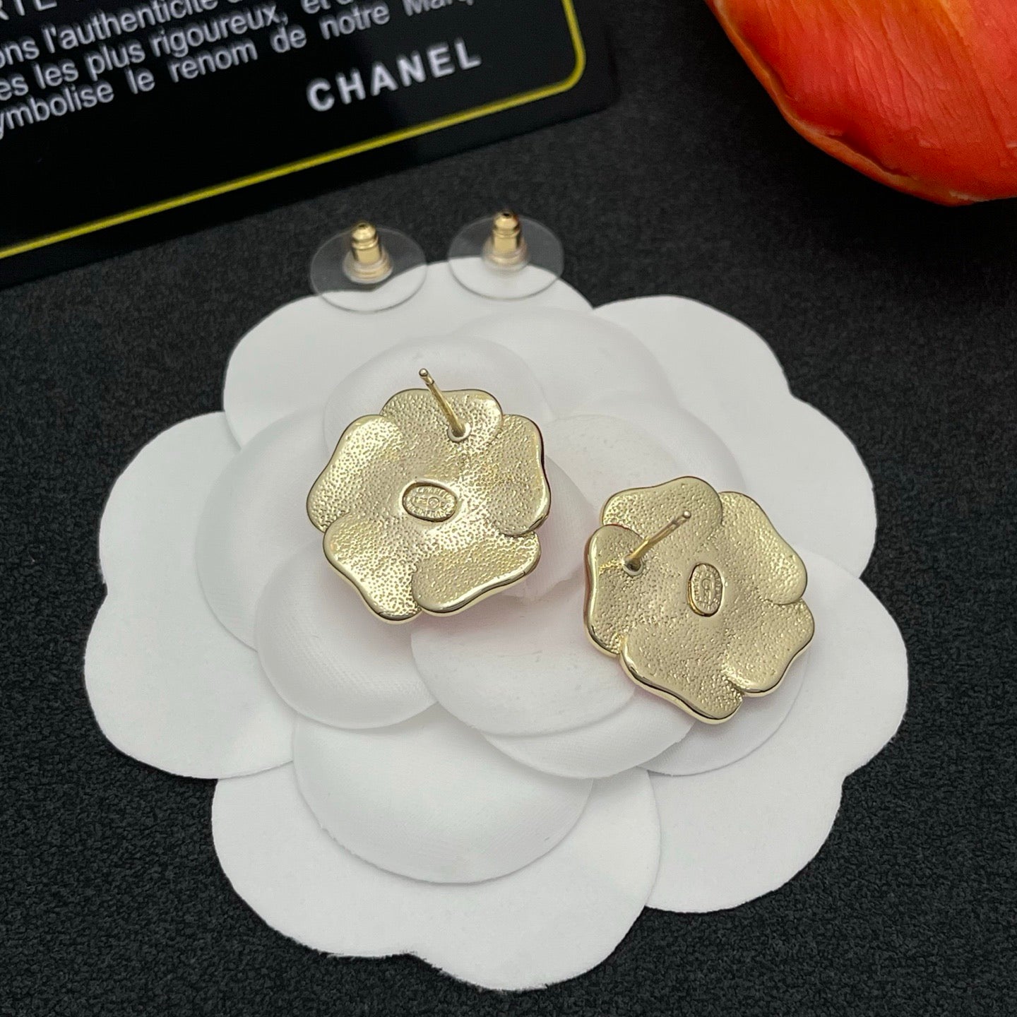 🔥HEISS🔥26SS NEUE Ohrstecker mit schwarzen Blumen