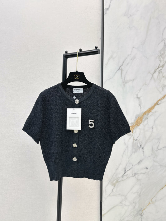 26SS NEW 5 brooch decorated short-sleeved sweater