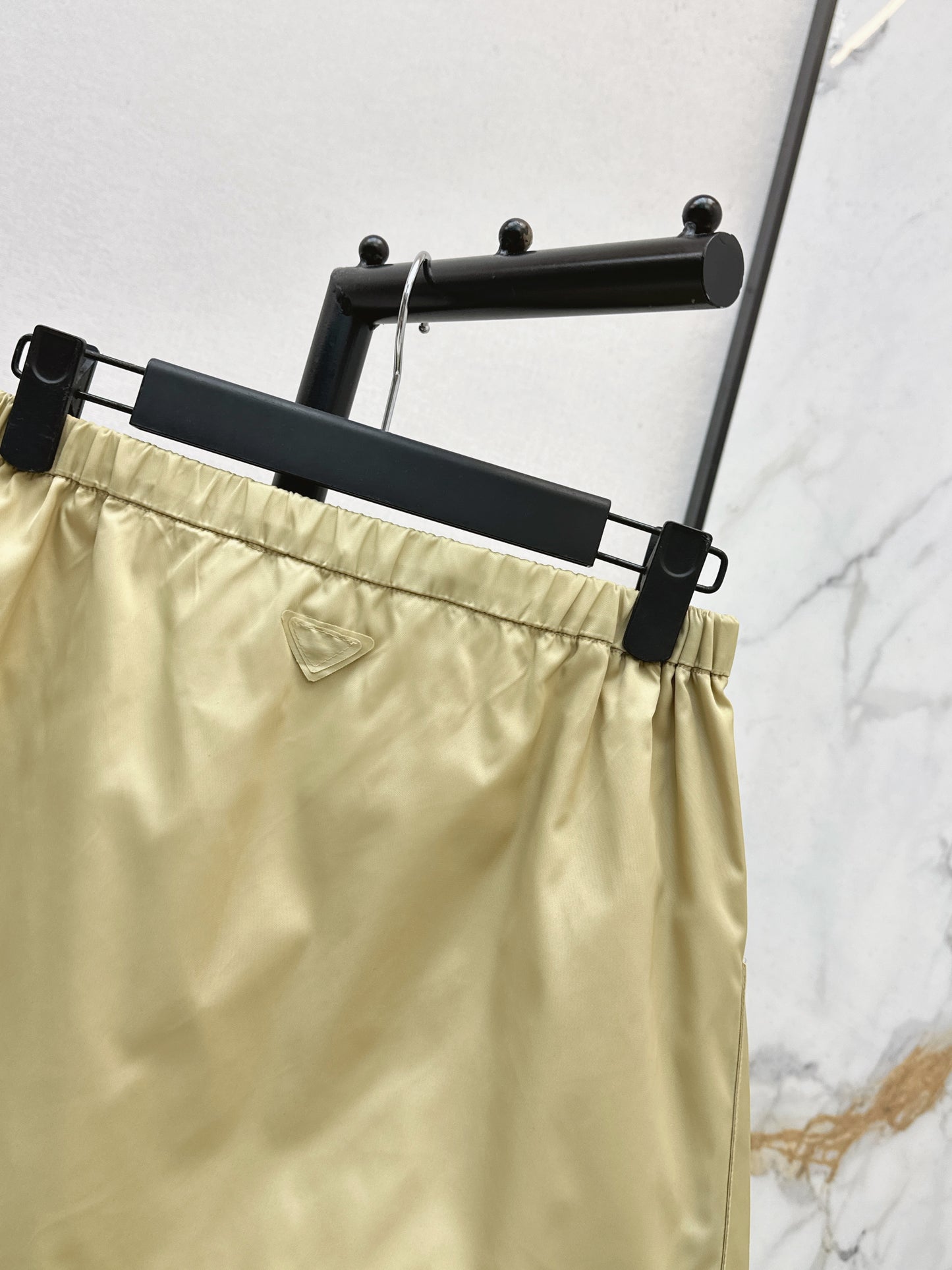 26SS NEW Khaki elastic waist nylon short skirt
