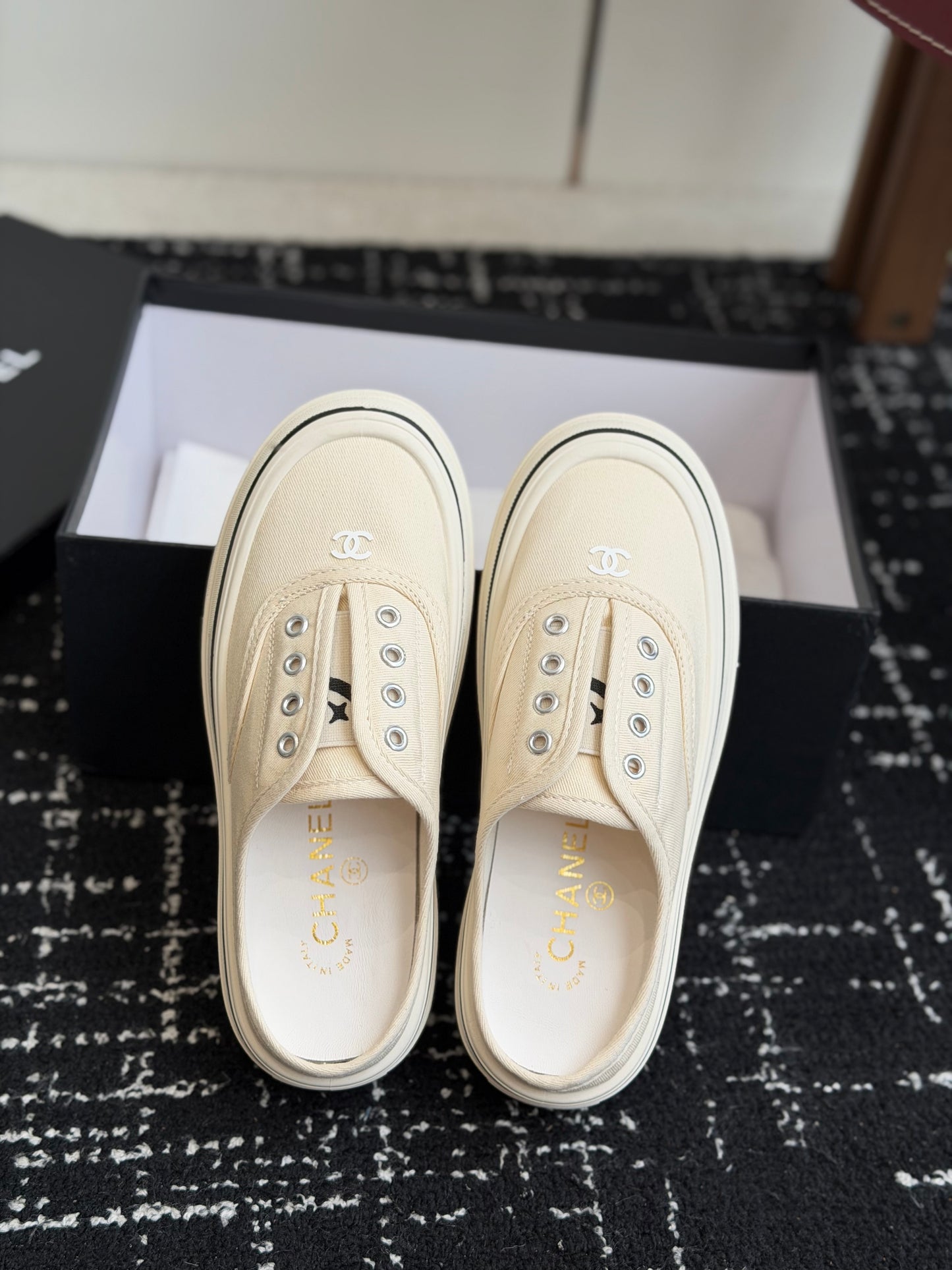 26SS NEUE Segeltuchschuhe in Biskuit