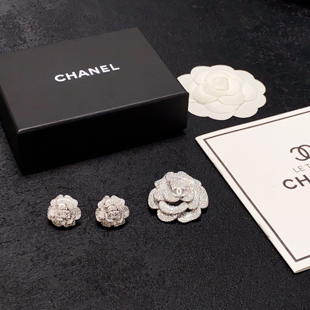 26SS NEU silberne Diamant-Kamelienohrringe🌺 Diamant-Ohrstecker