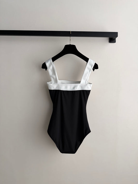 26SS NEW Black and White Color Block One-Piece Strap Swimsuit