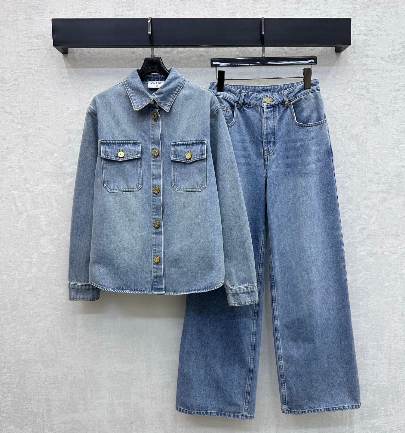 26SS NEW Gold-buttoned Wide-Leg Jeans
