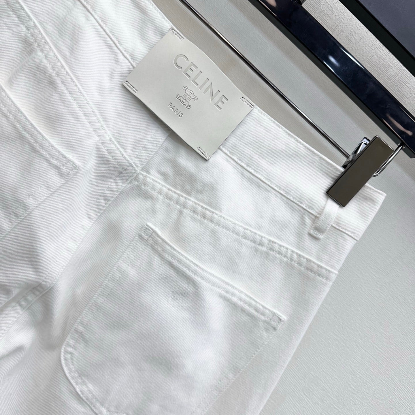 26SS NEW Metal Chain Buckle Denim Shorts