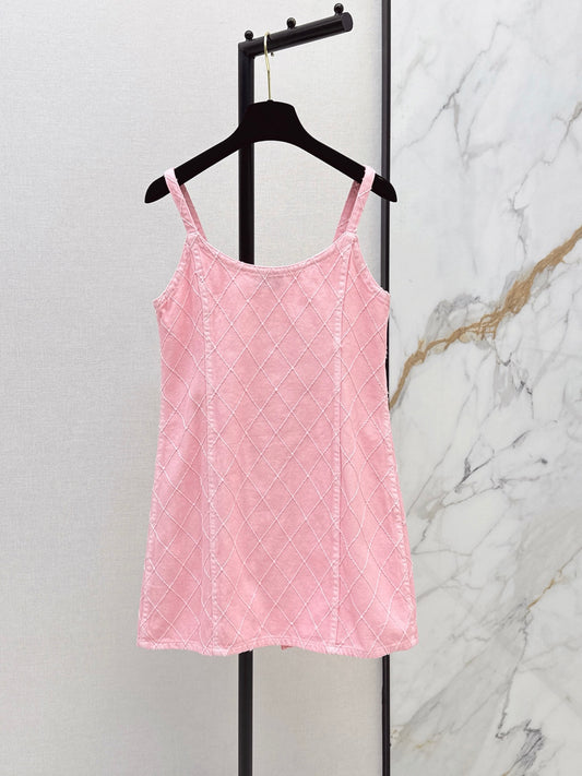 26FW New Coco Beach Collection: Denim camisole dress featuring intricate embroidery and diamond-patterned stitching💞