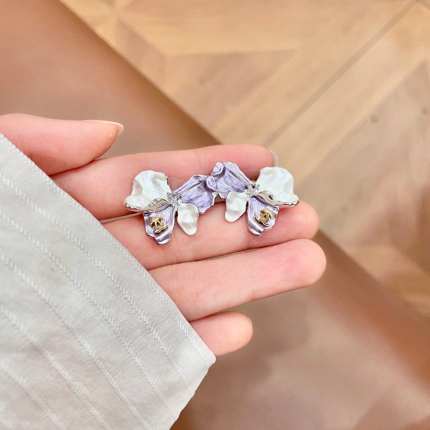 26FW New Double-C Petal Stud Earrings