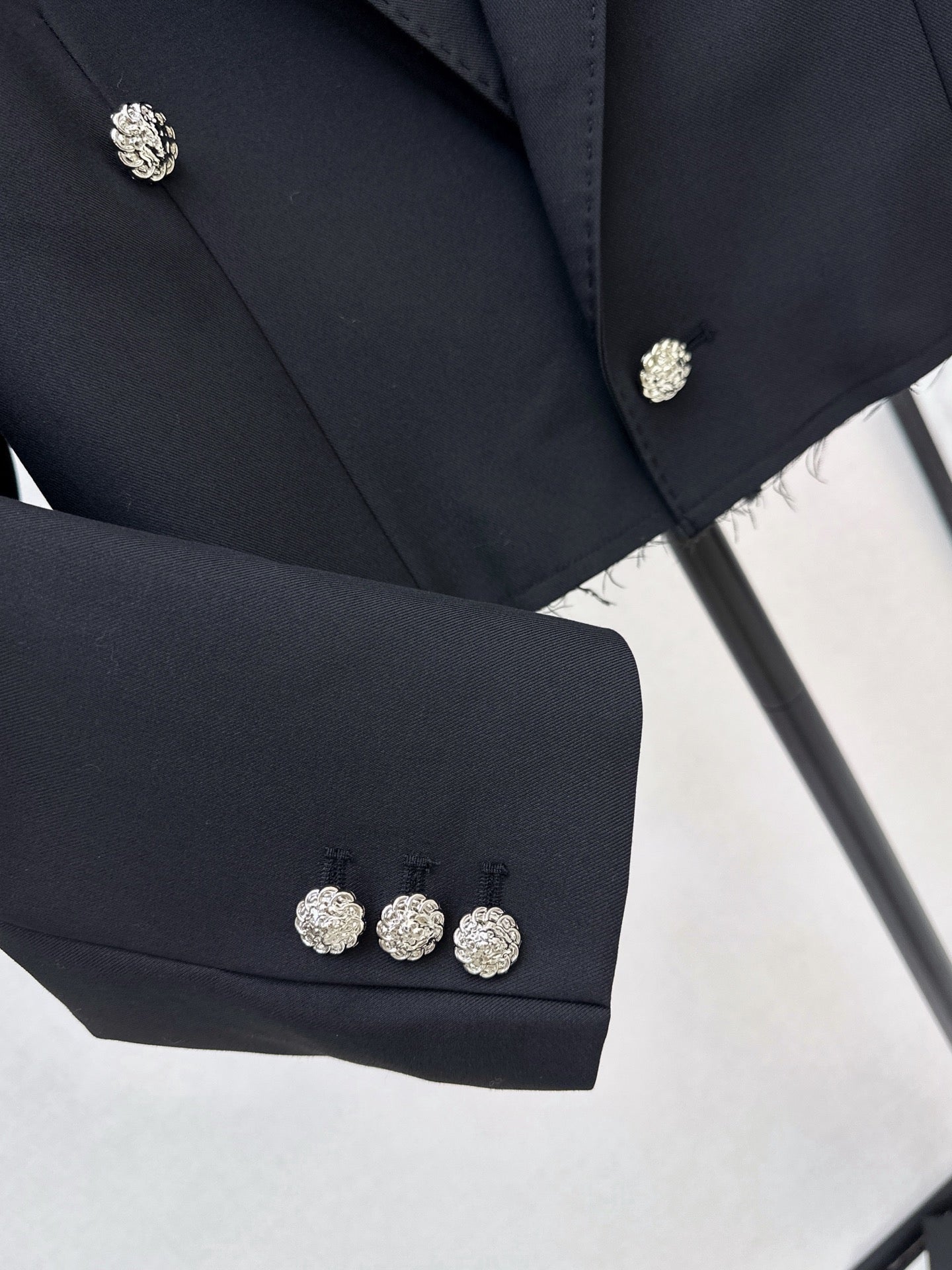 26FW New Runway Style: Versatile Cropped Jacket 🖤
