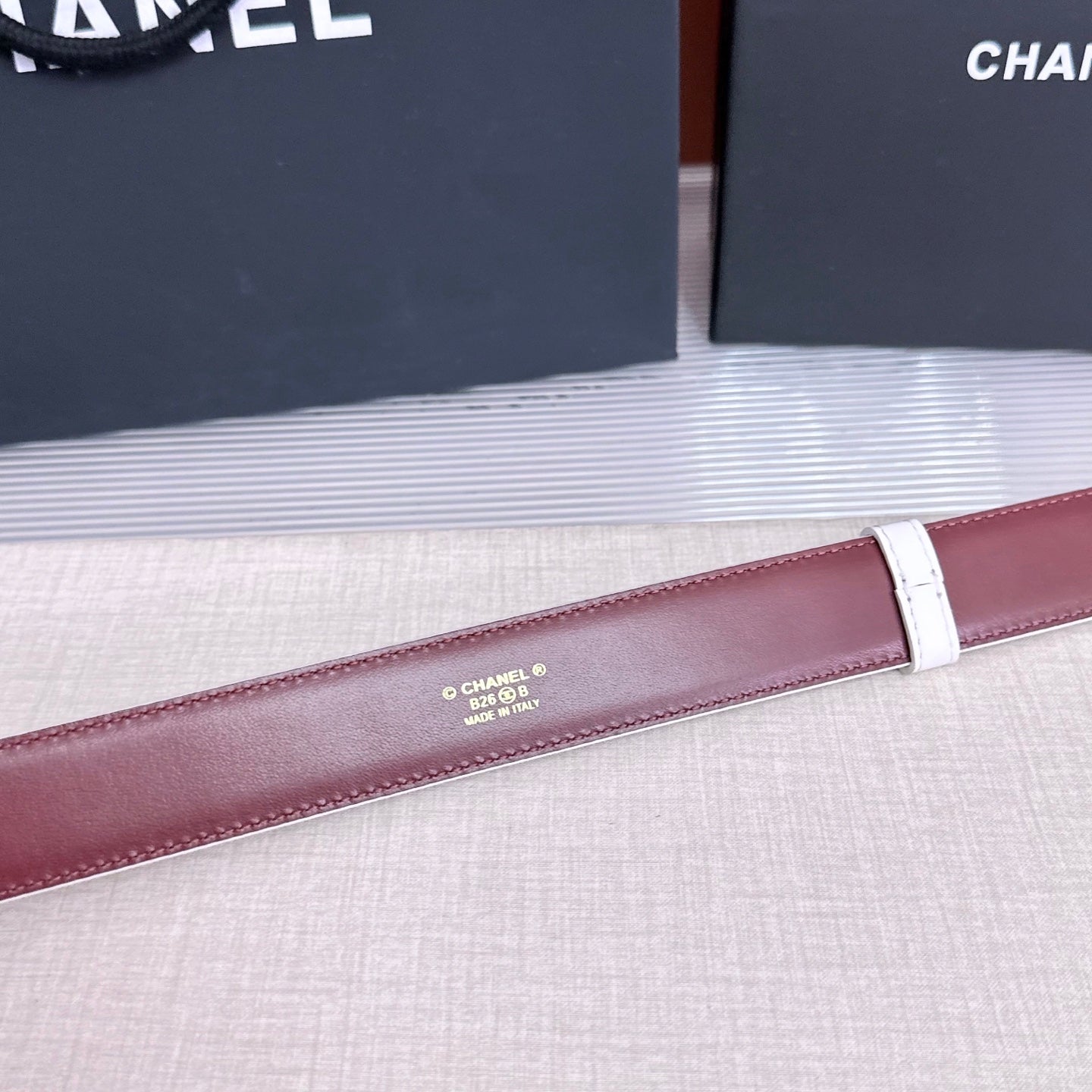 26FW New White & Red Top-Grain Leather Belt 30mm