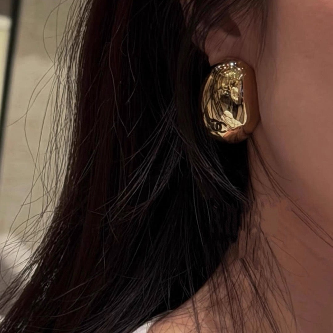 🔥Highest Quality🔥26FW New "Pigeon Egg" Stud Earrings – Gold/Silver 💛🤍