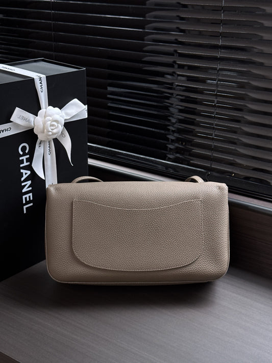 26FW New Maxi Flap Bag 🤎