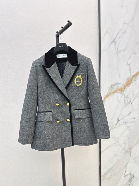 26FW New Badge-Embellished Blazer 🤎🩶