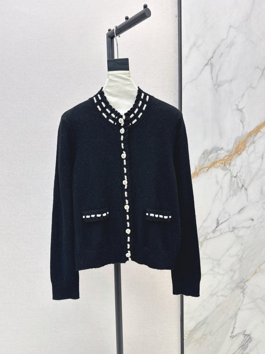 26FW New Hand-Applied Beaded Color-Block Crew-Neck Cardigan 🤍🖤