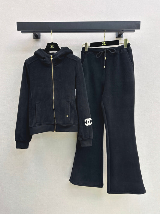 26FW New Casual Set Featuring Double-C Motif 💛🖤