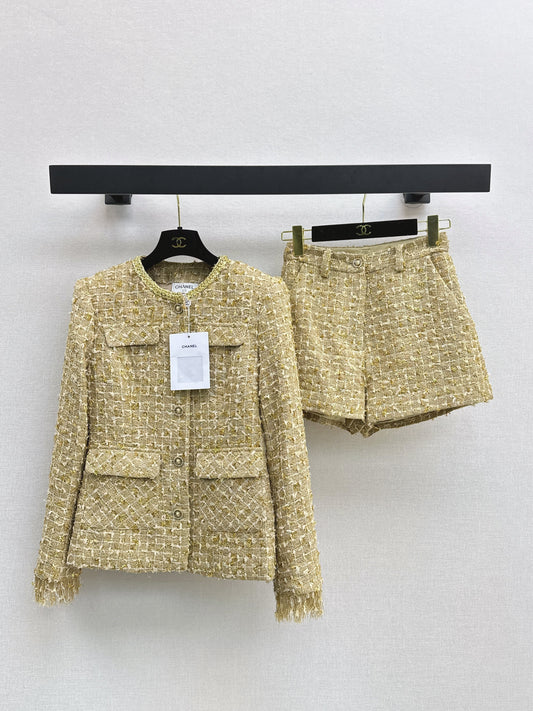 The latest autumn and winter celebrity-style tweed suit
