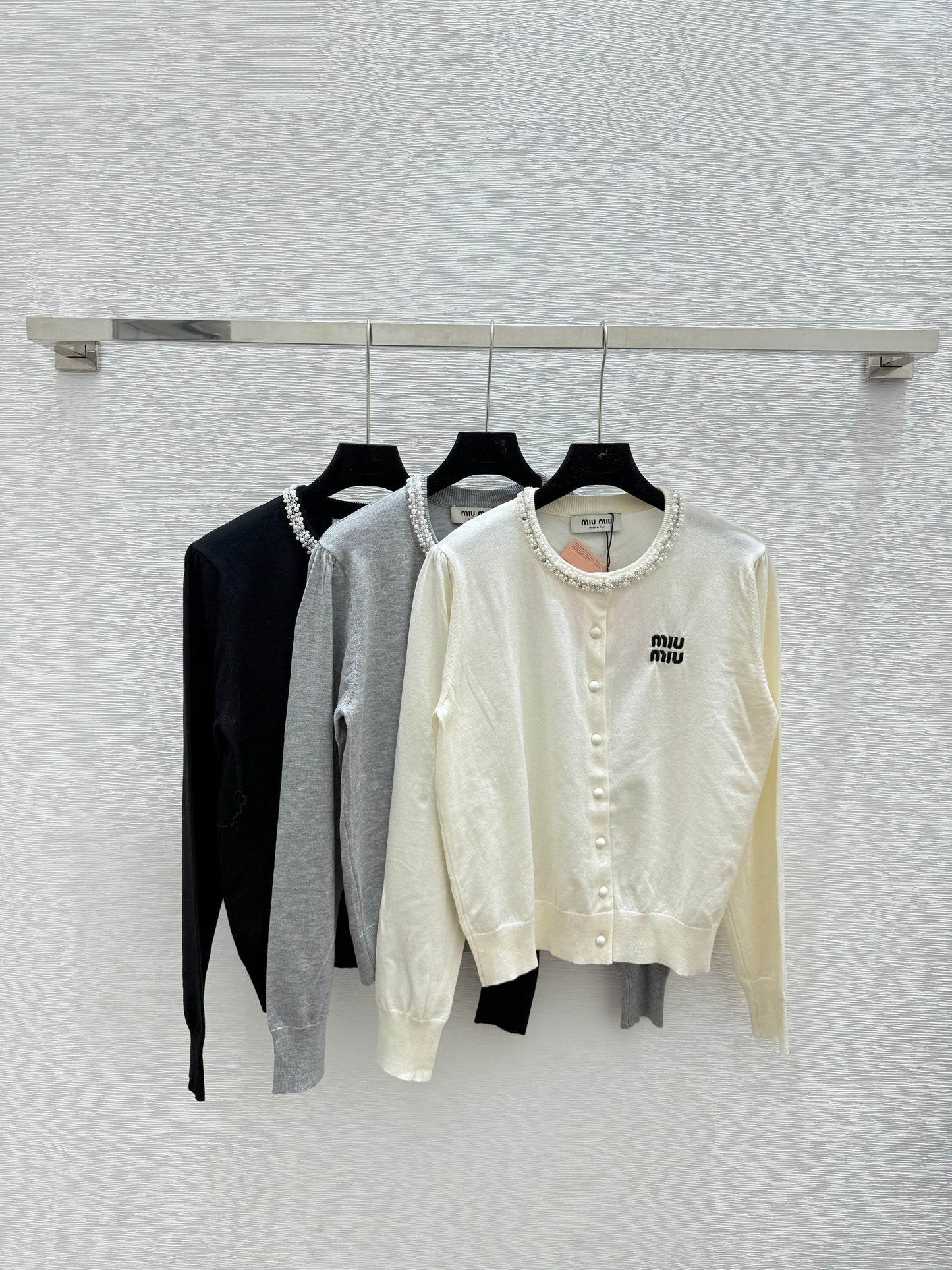 New Early Autumn Solid Color Beaded Round Neck Knitted Long Sleeve Cardigan
